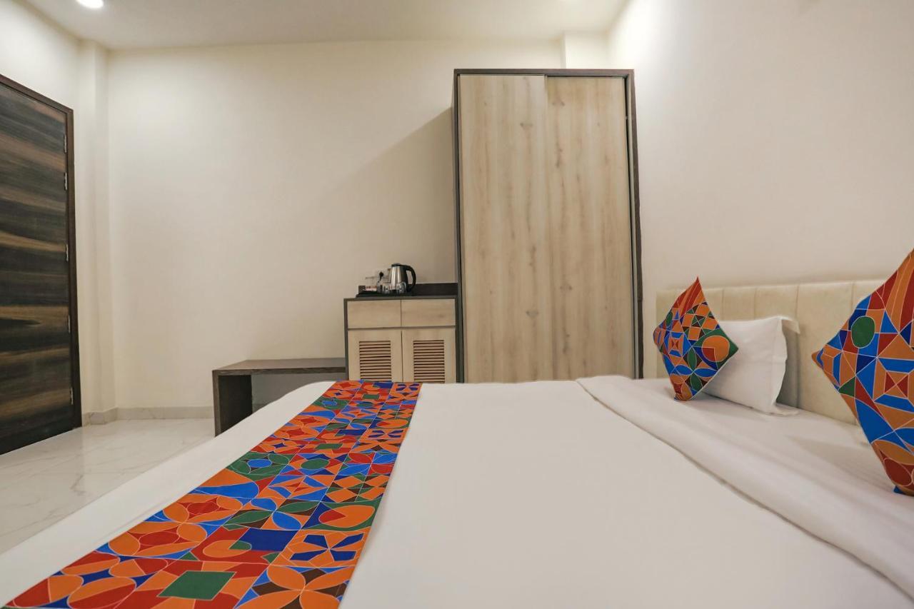 Fabhotel Ab Inn Huda City Center คูร์เคาน์ ภายนอก รูปภาพ