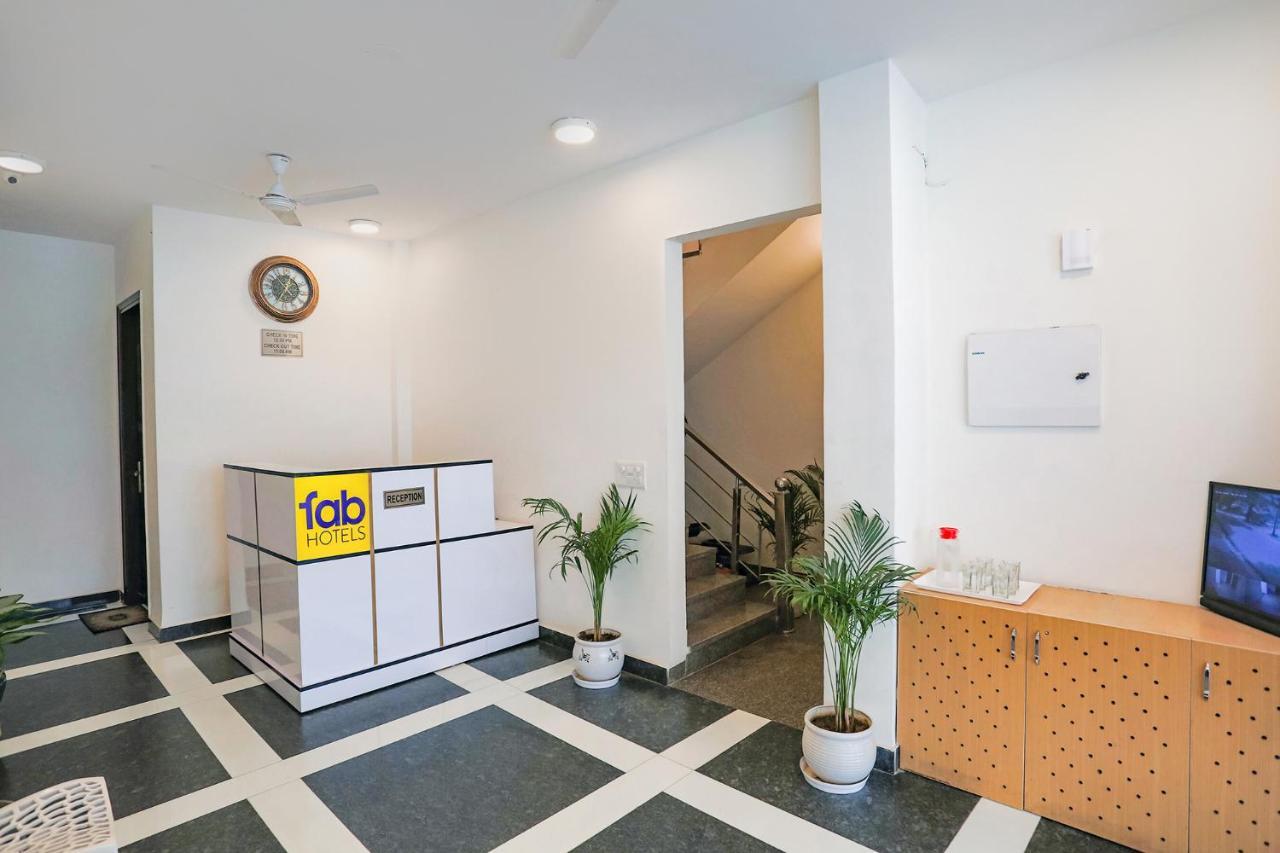 Fabhotel Ab Inn Huda City Center คูร์เคาน์ ภายนอก รูปภาพ