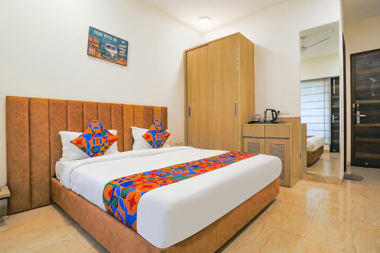 Fabhotel Ab Inn Huda City Center คูร์เคาน์ ภายนอก รูปภาพ