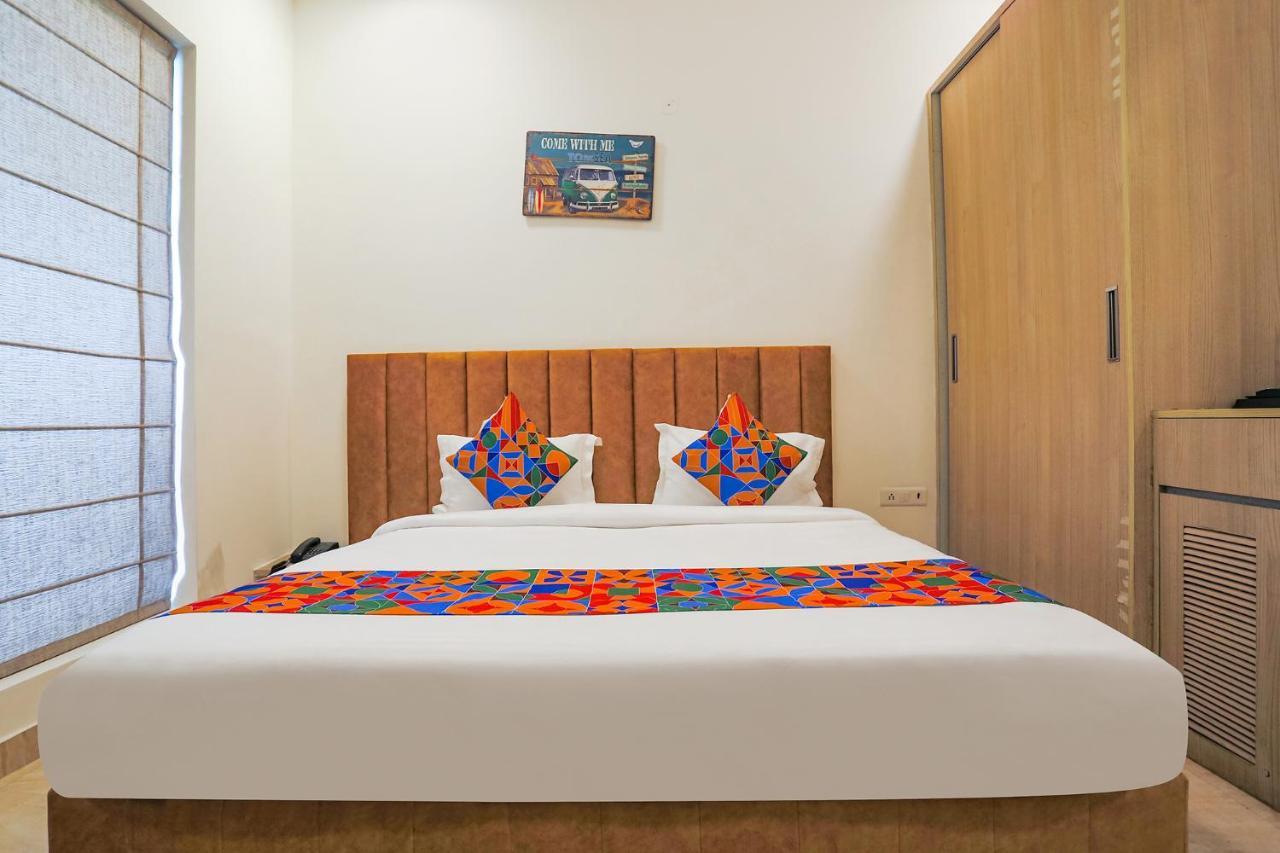 Fabhotel Ab Inn Huda City Center คูร์เคาน์ ภายนอก รูปภาพ